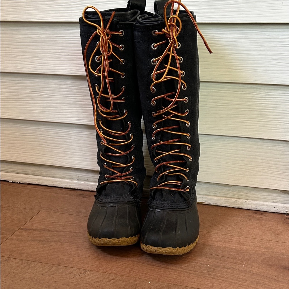 LL Bean Black Lace-Up Waterproof Winter Boots with Brown Laces